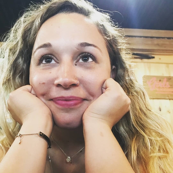 Meet your Posher, Ashley - Picture 1 of 1